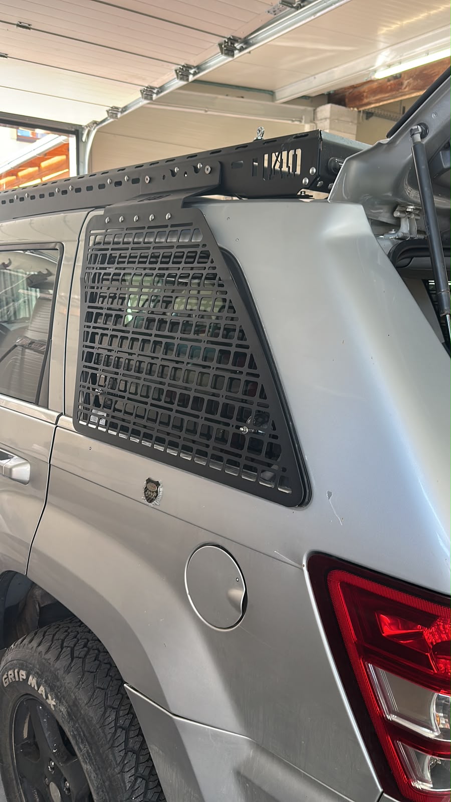 MOLLE panel – vonkajšie okno (L+P) – Jeep WK1